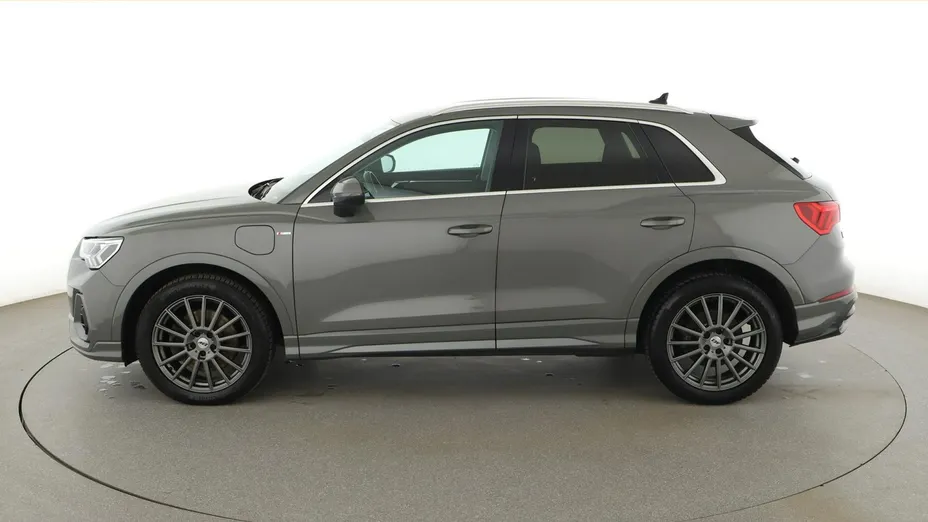 AUDI Q3 -