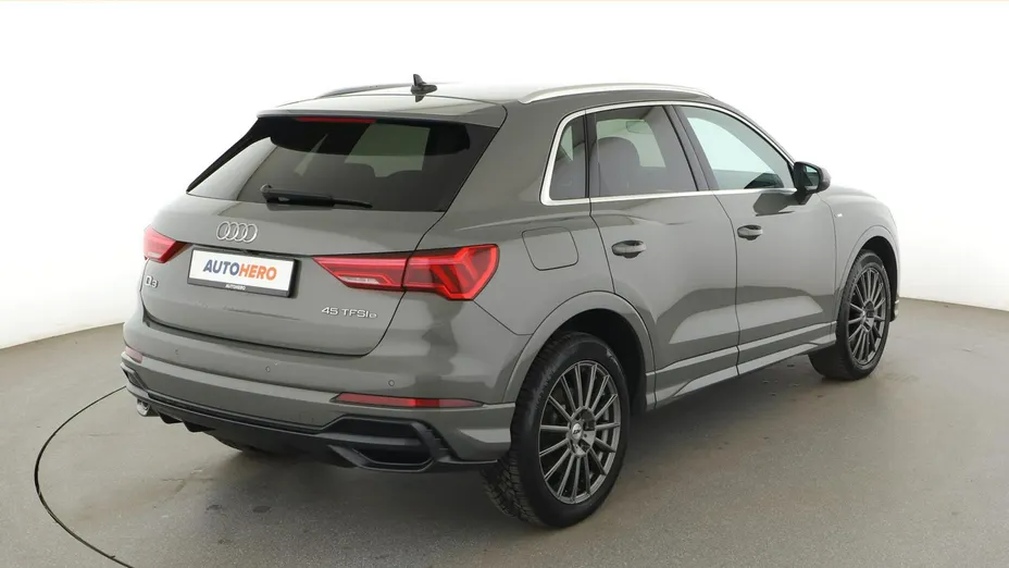 AUDI Q3 -