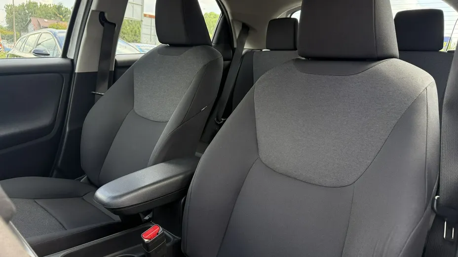 TOYOTA Yaris -