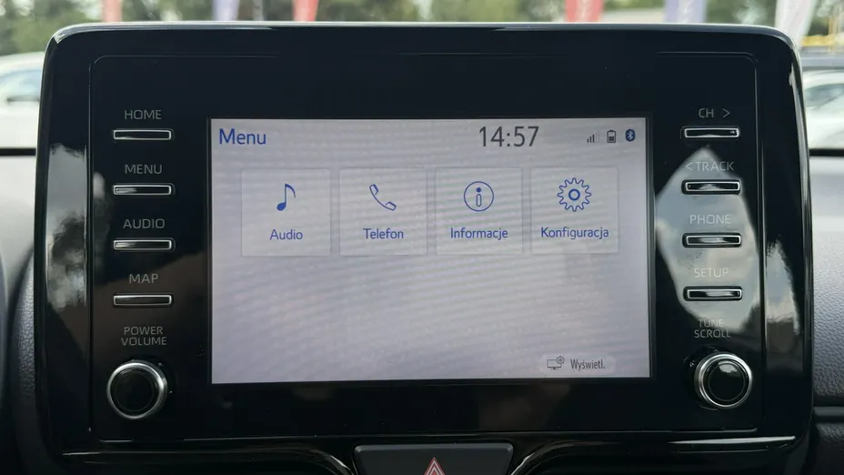 TOYOTA Yaris -