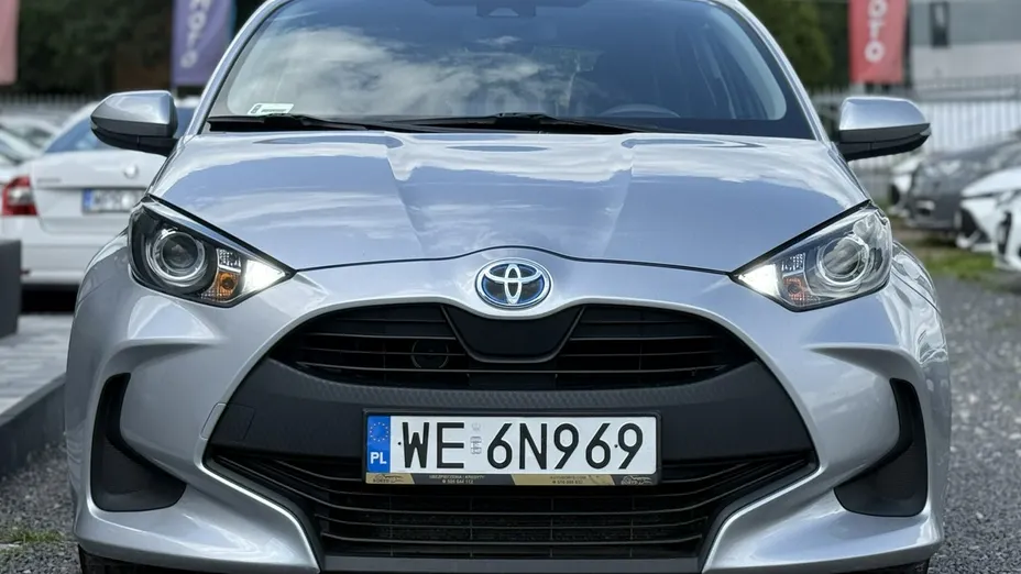 TOYOTA Yaris -