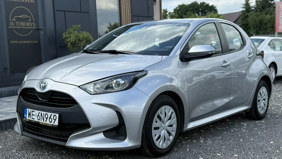 TOYOTA Yaris -