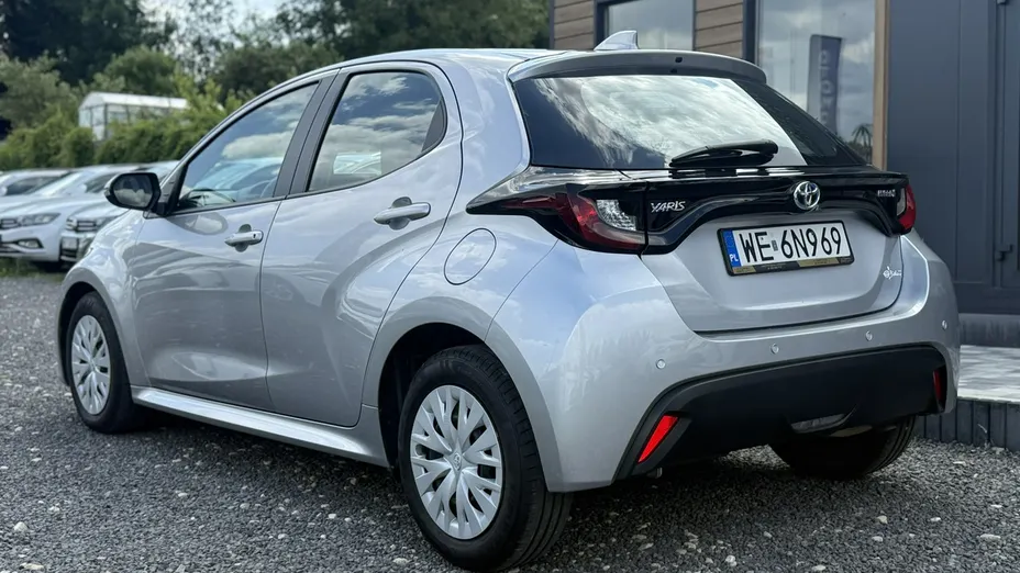 TOYOTA Yaris -