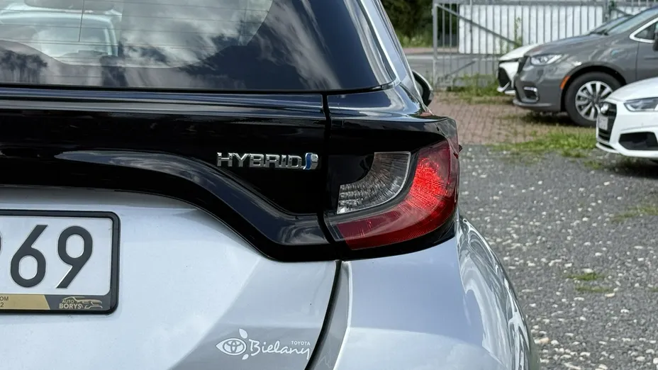 TOYOTA Yaris -