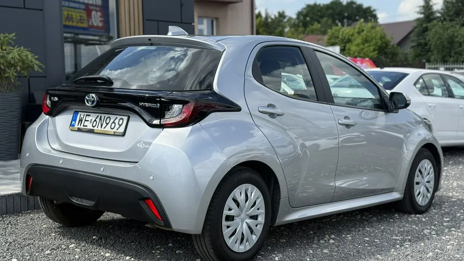 TOYOTA Yaris -