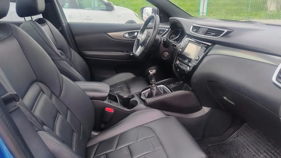 NISSAN Qashqai -