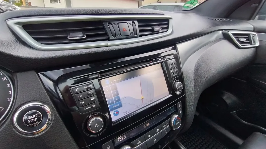 NISSAN Qashqai -