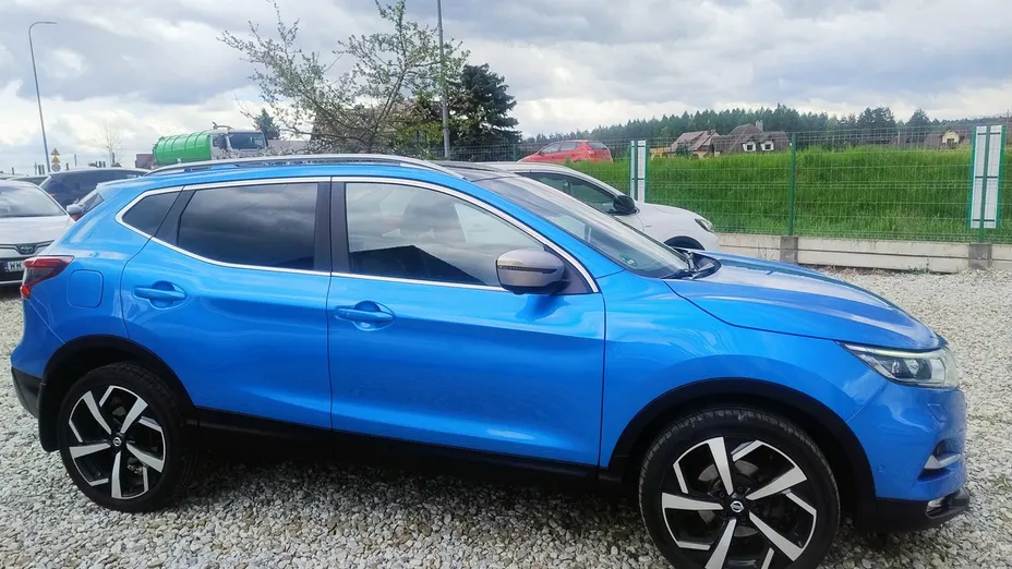 NISSAN Qashqai -