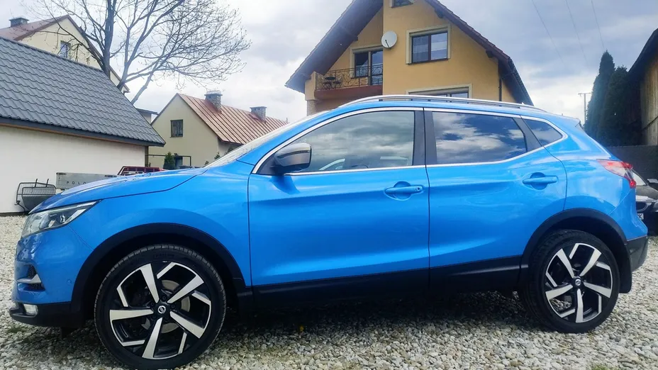 NISSAN Qashqai -