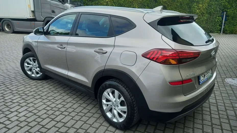 HYUNDAI Tucson -