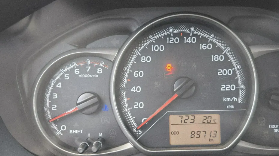 TOYOTA Yaris -