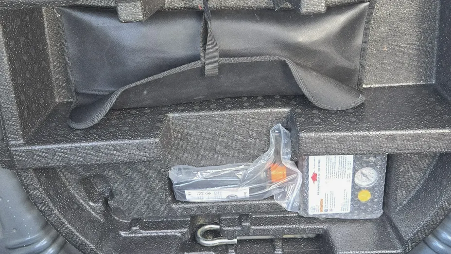 TOYOTA Yaris -