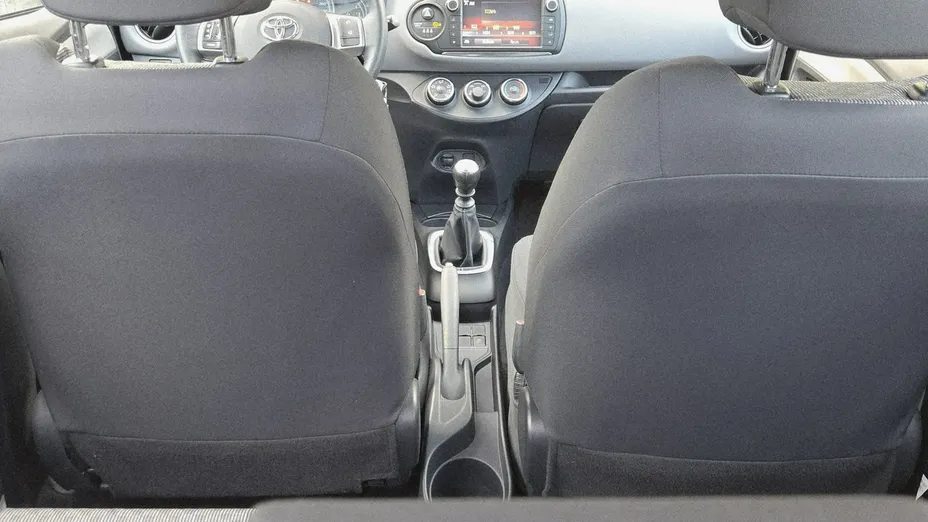 TOYOTA Yaris -