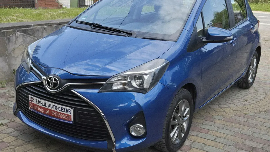 TOYOTA Yaris -