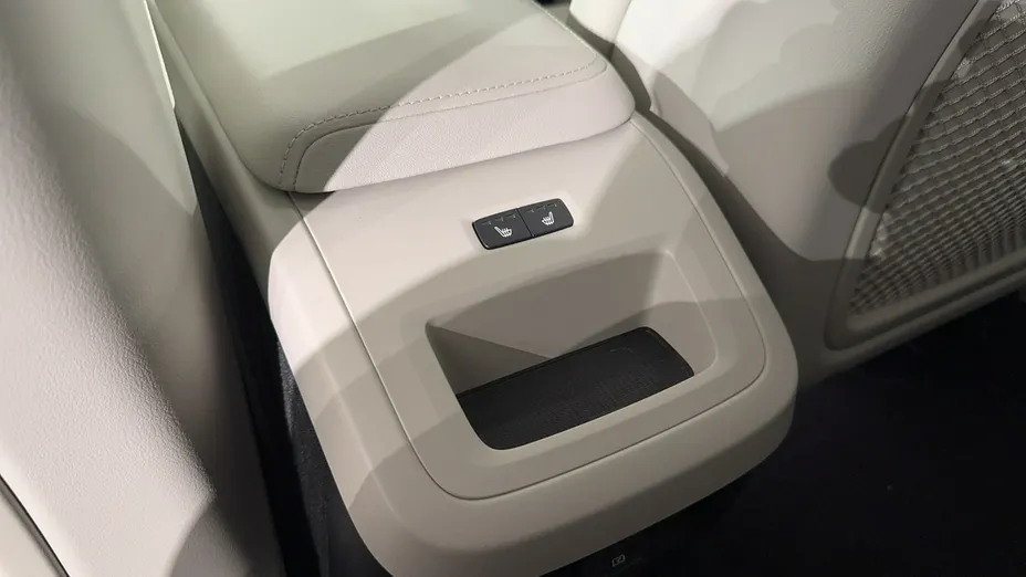 VOLVO V60 -
