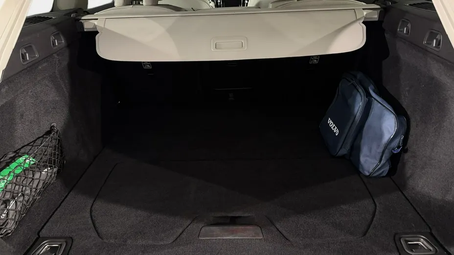 VOLVO V60 -