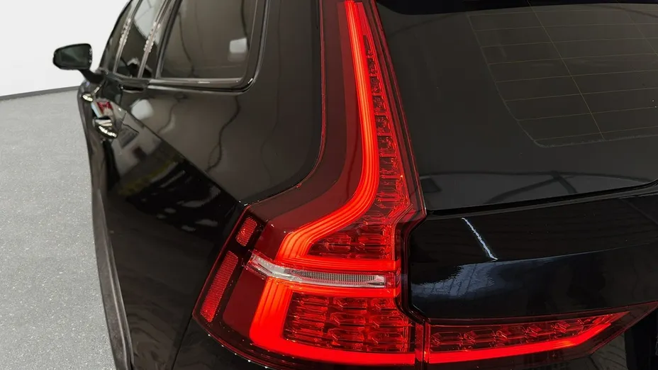 VOLVO V60 -