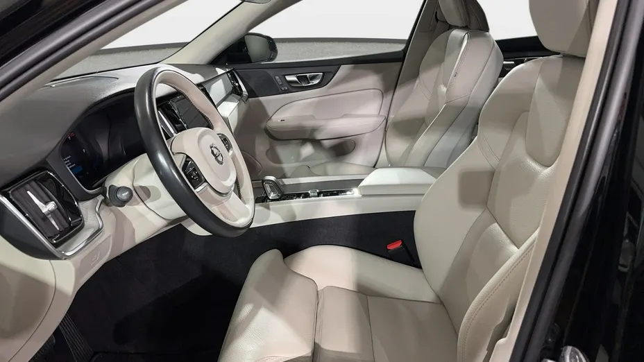 VOLVO V60 -