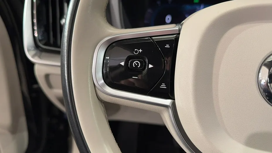 VOLVO V60 -