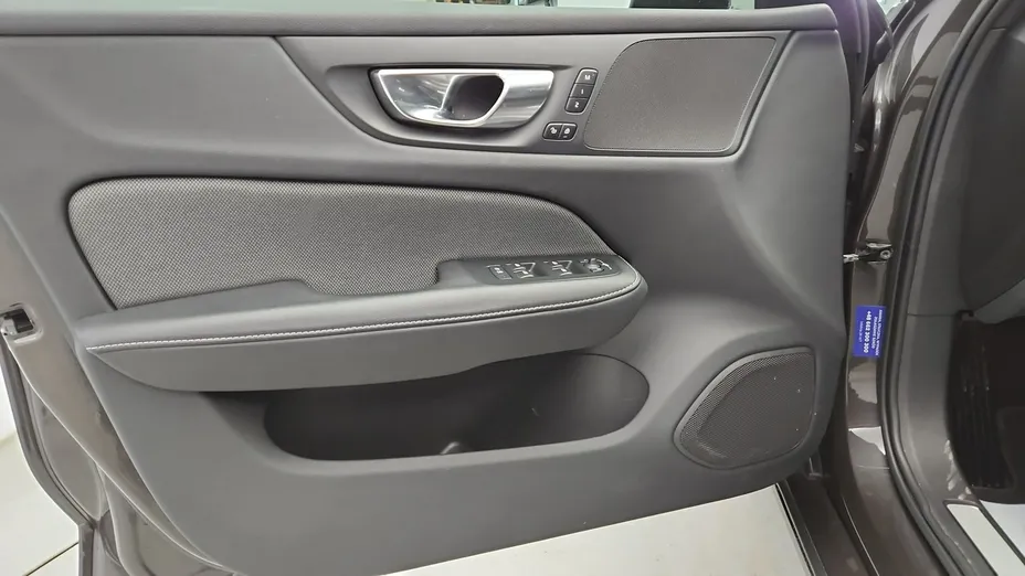 VOLVO V60 -