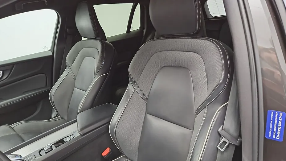VOLVO V60 -