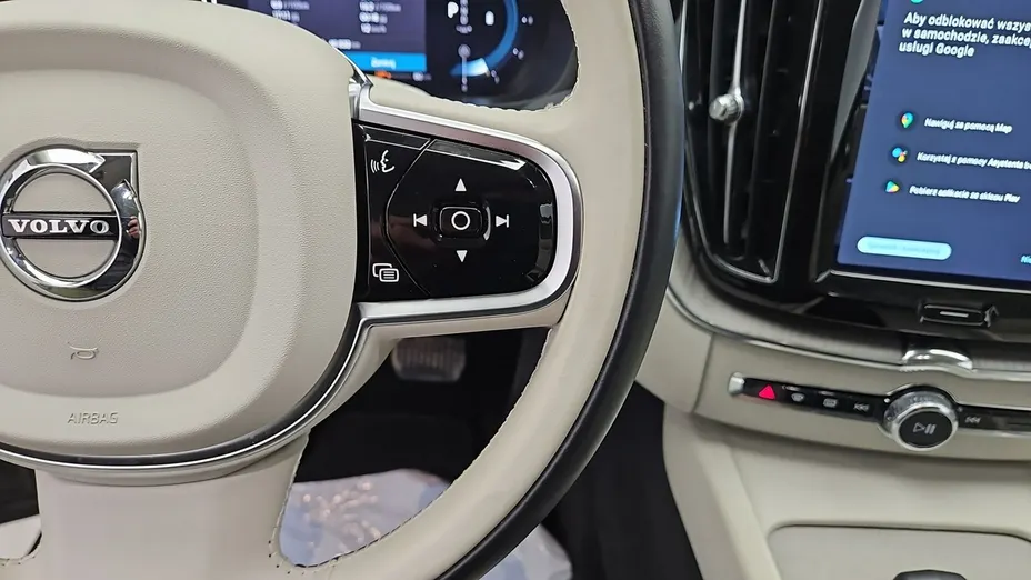 VOLVO XC60 -