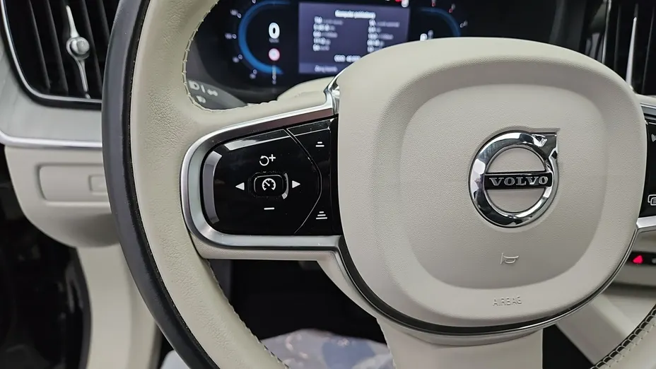 VOLVO XC60 -