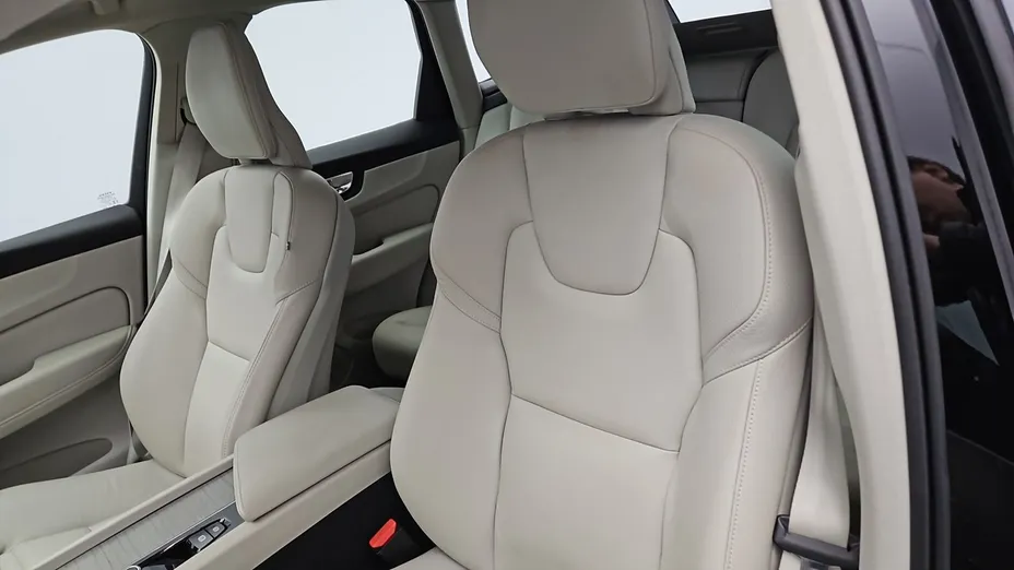 VOLVO XC60 -