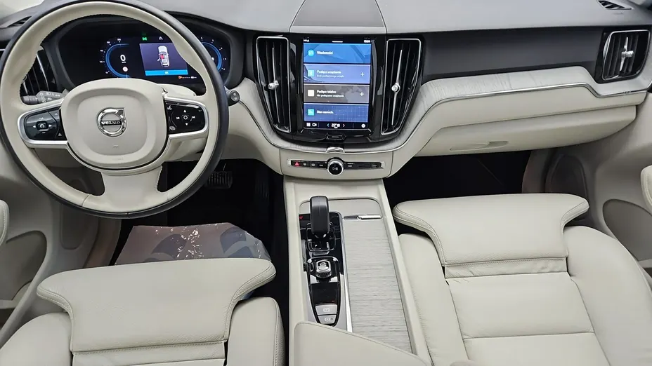 VOLVO XC60 -