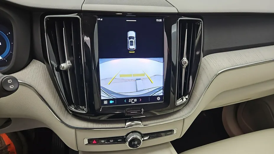 VOLVO XC60 -