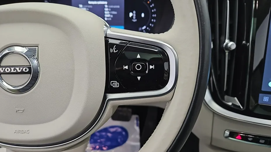 VOLVO V60 -