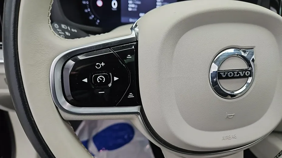 VOLVO V60 -
