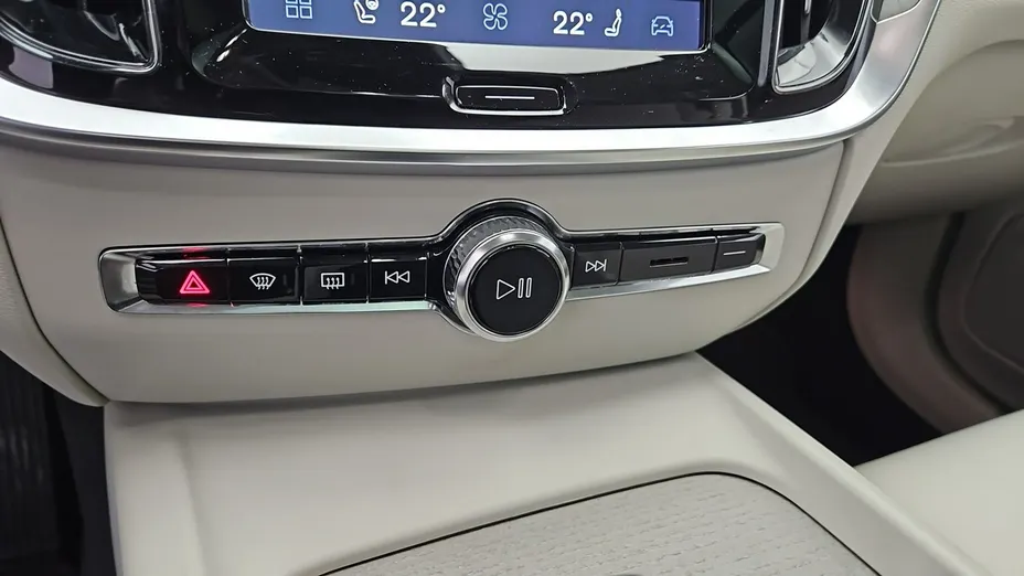 VOLVO V60 -