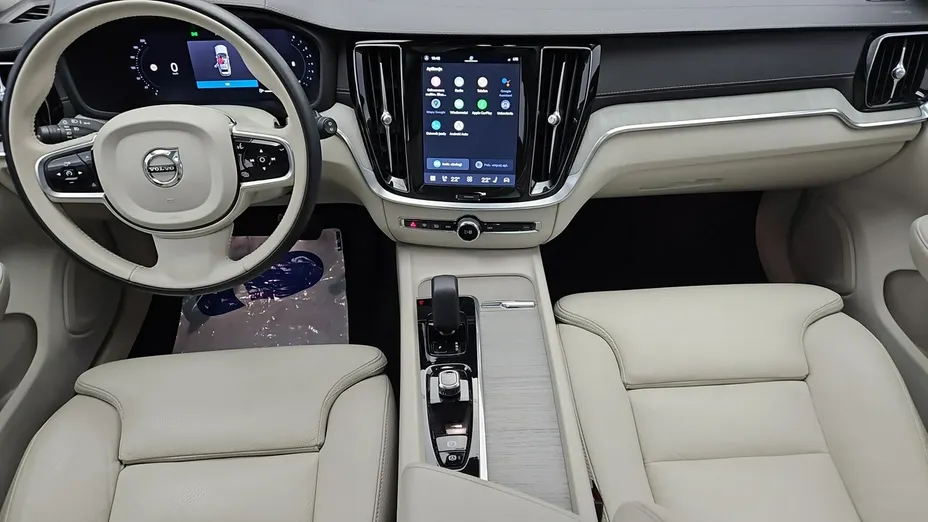 VOLVO V60 -