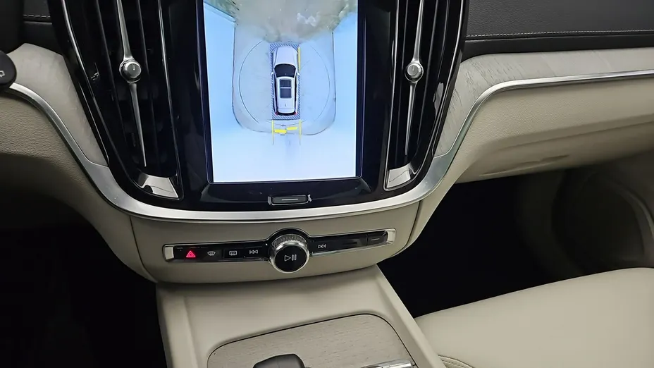 VOLVO V60 -