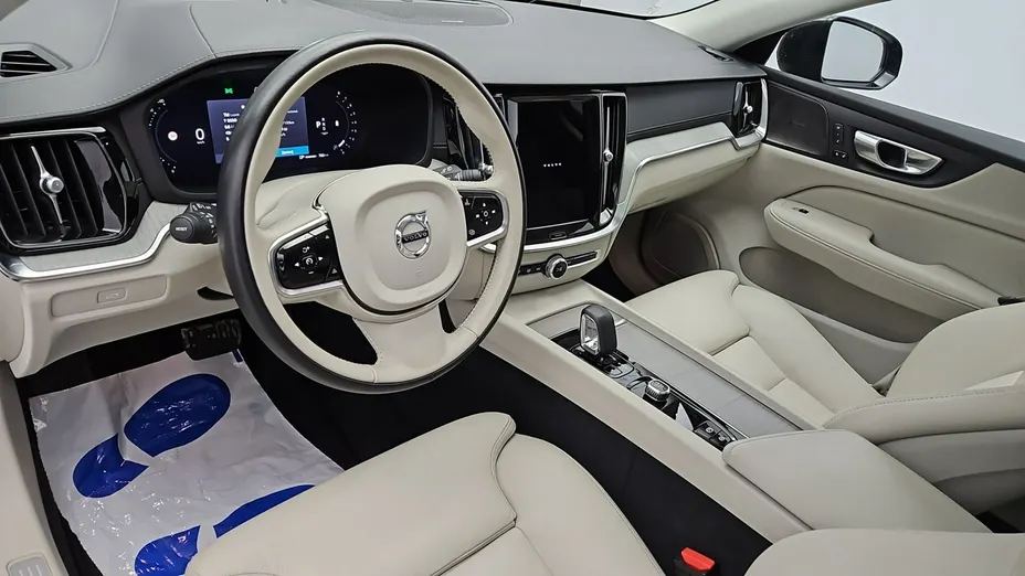 VOLVO V60 -
