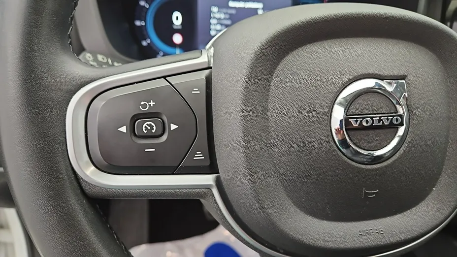 VOLVO XC60 -