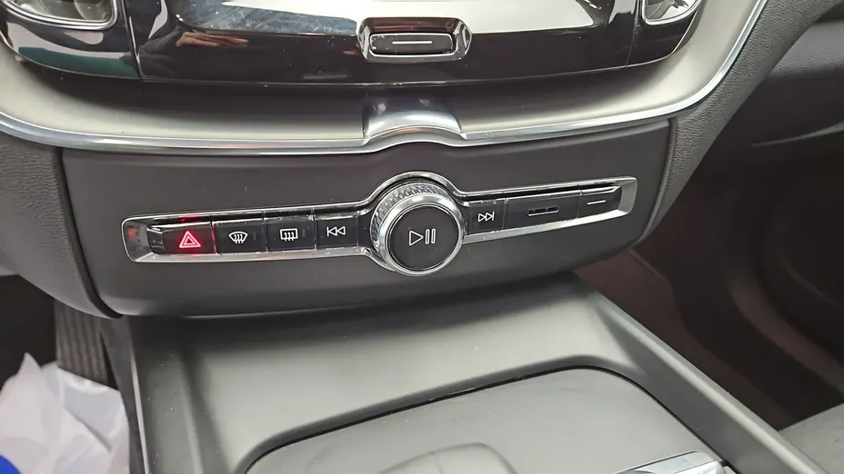 VOLVO XC60 -