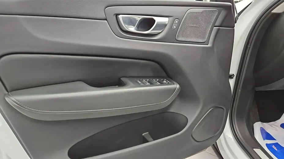 VOLVO XC60 -