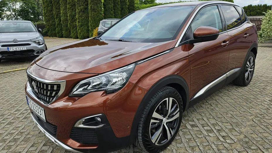 PEUGEOT 3008 -