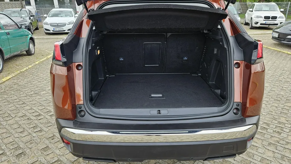 PEUGEOT 3008 -