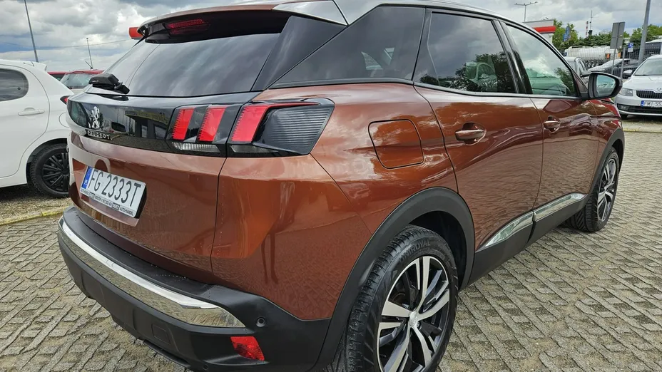 PEUGEOT 3008 -