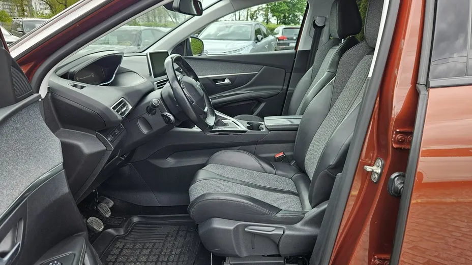 PEUGEOT 3008 -