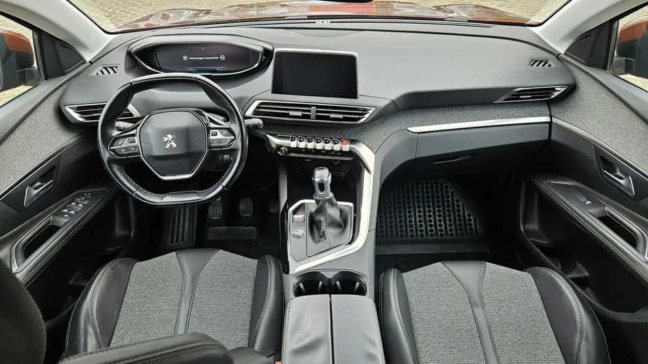 PEUGEOT 3008 -