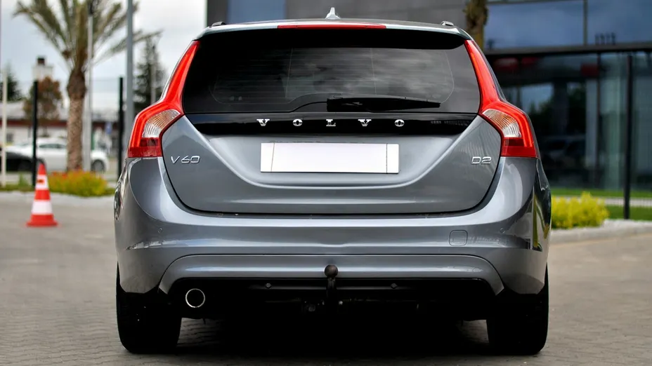 VOLVO V60 -