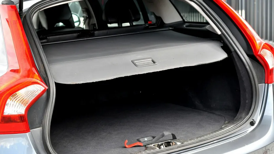 VOLVO V60 -