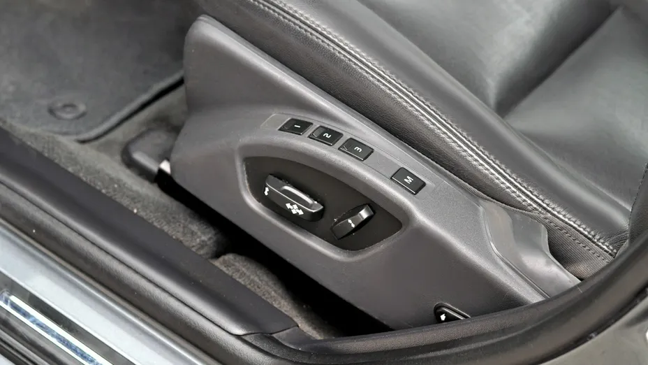 VOLVO V60 -
