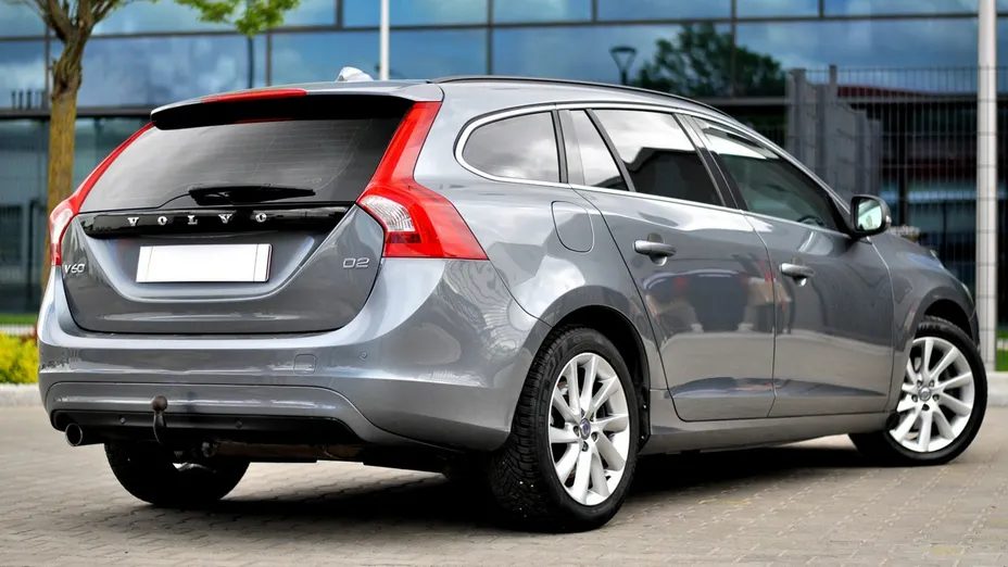 VOLVO V60 -