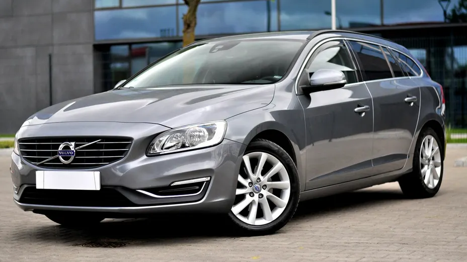 VOLVO V60 -