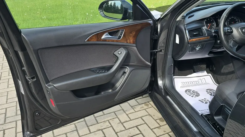 AUDI A6 -